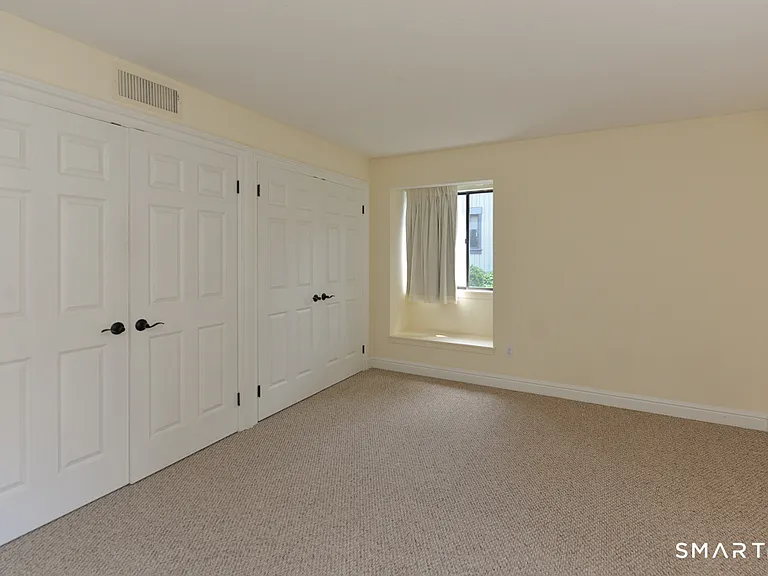 986 Heritage Vlg #A — Photo 7