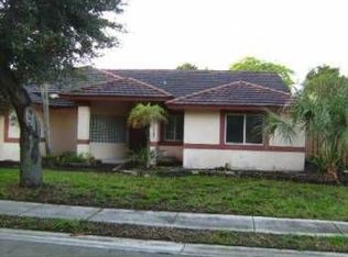 10340 SW 15th St, Pembroke Pines, FL 33025