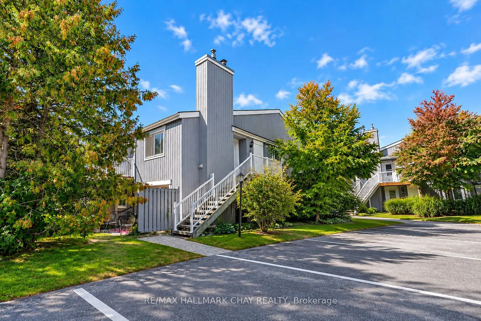 19 Dawson Dr — Photo 1