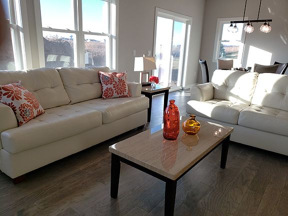 Adorable sunlight open room concept