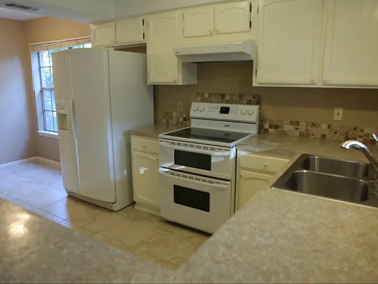 2126 River Village Dr — Photo 8