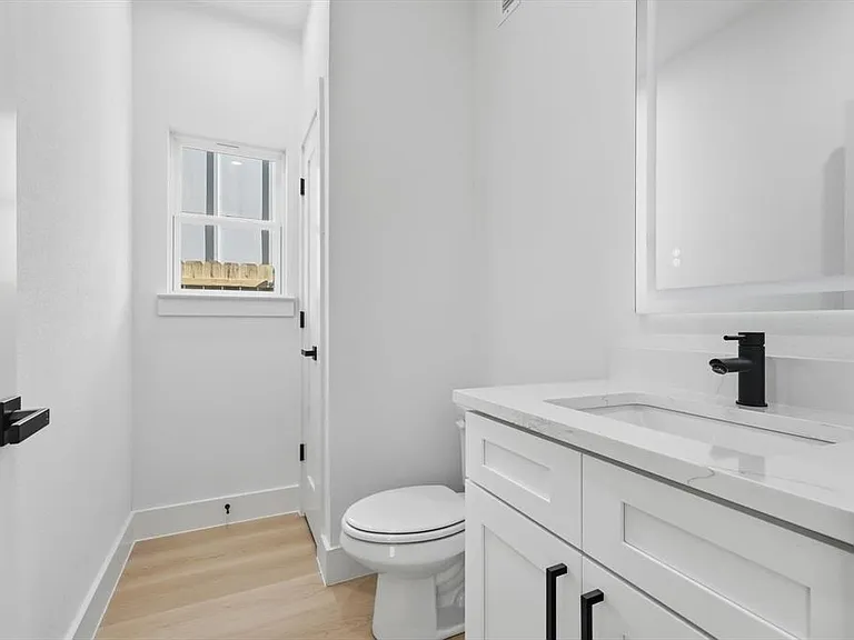 2532 Lowery St — Photo 6