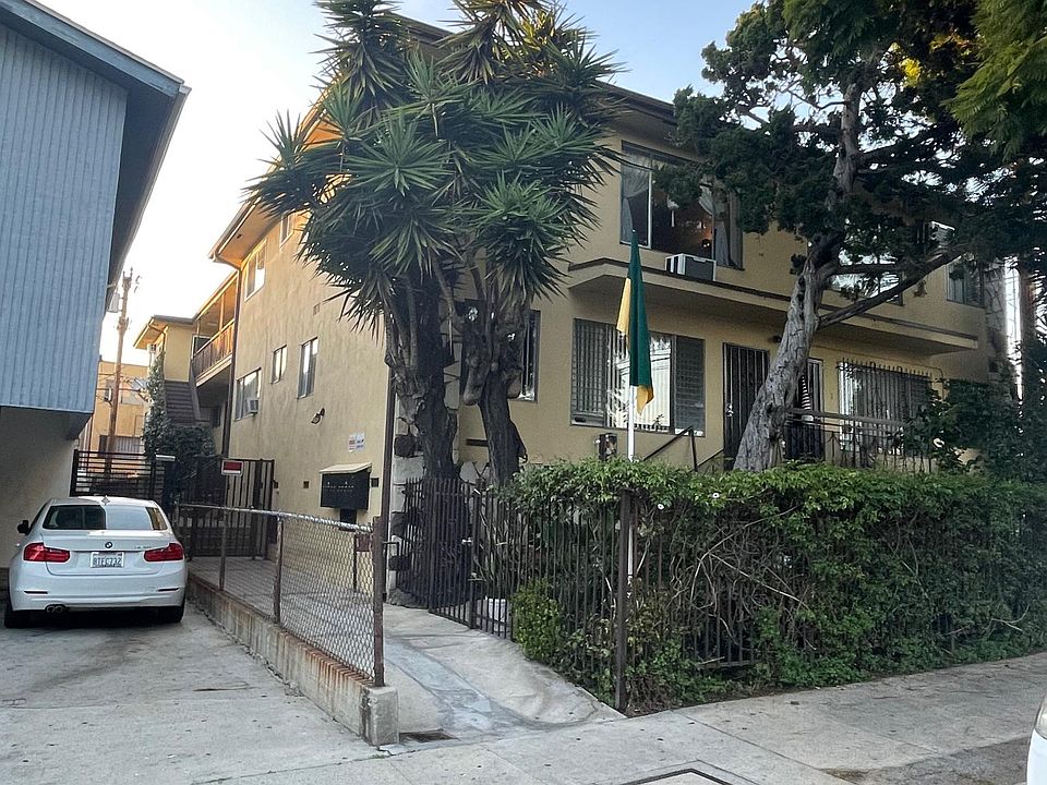 1st image of 1049 N Genesee Ave APT 10
