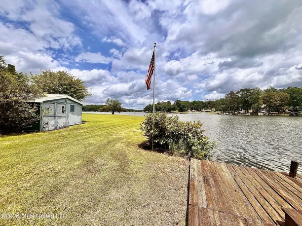 318 Lake Shore Dr, Ashland, MS 38603