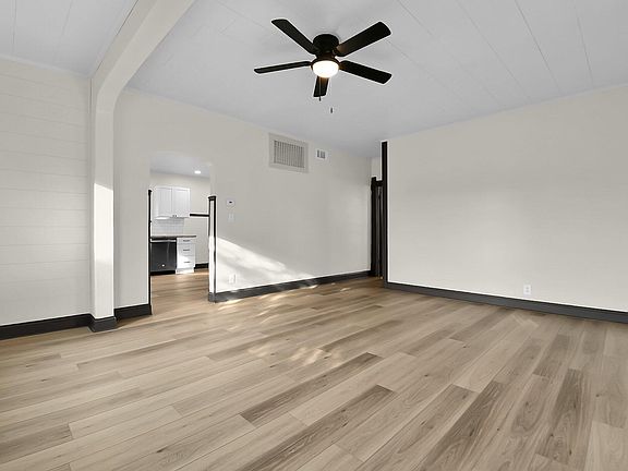 5th image of 3334 Hamilton St