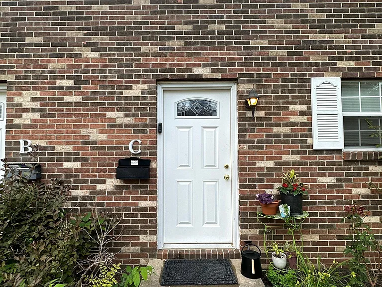 1406 Sunset Dr #C — Photo 1