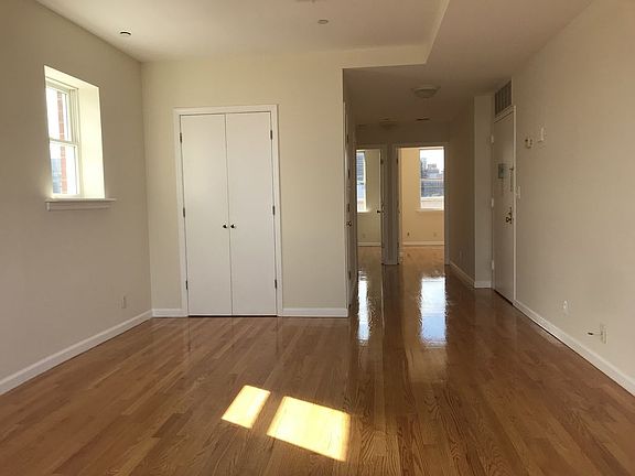 2nd image of 506 Washington Ave APT 701