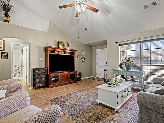 4th image of 2506 Kevin St