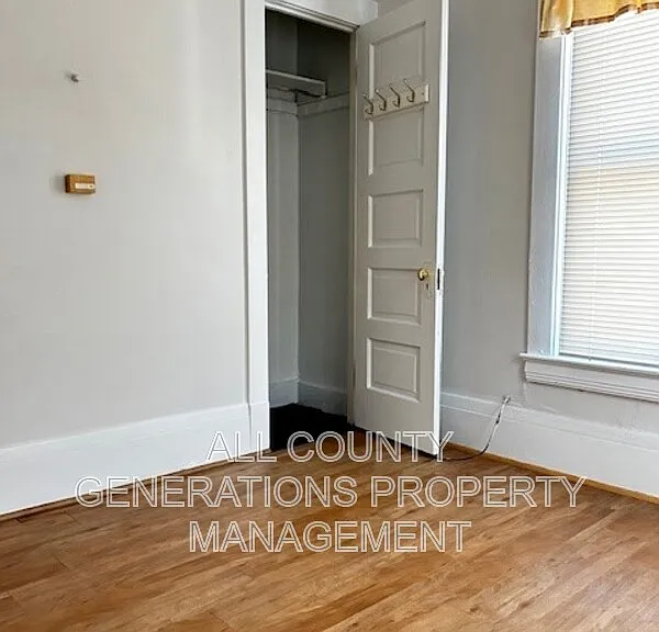 1361 E 43rd St — Photo 10
