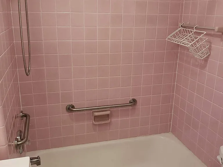 528 Delancey St — Photo 10