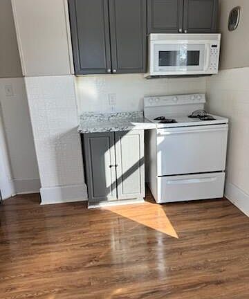 3rd image of 3110 Shenandoah Valley Ave NE