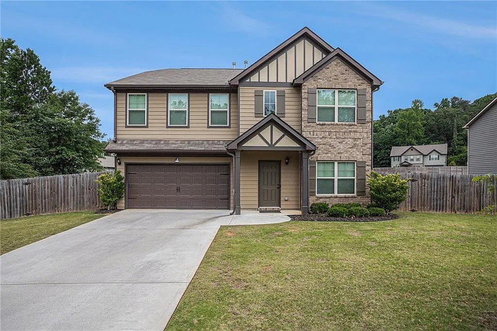 4 bed, 2.5 bath, 2894 sqft, $2,700 — Photo 1
