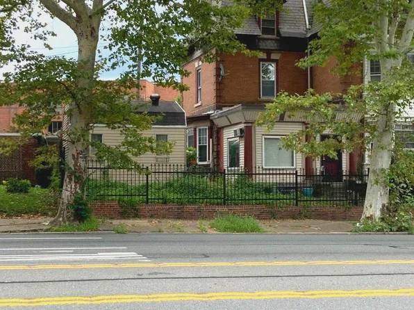 5215 N Broad St, Philadelphia, PA 19141