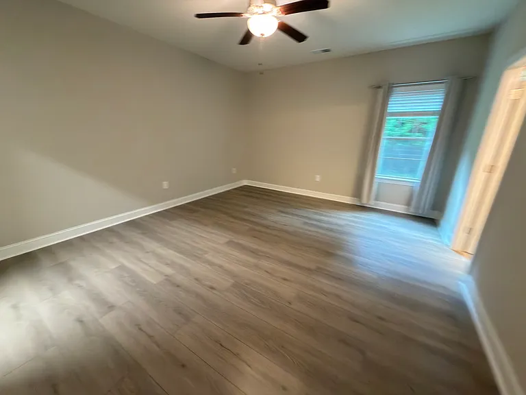 5226 Sustar Dr — Photo 8