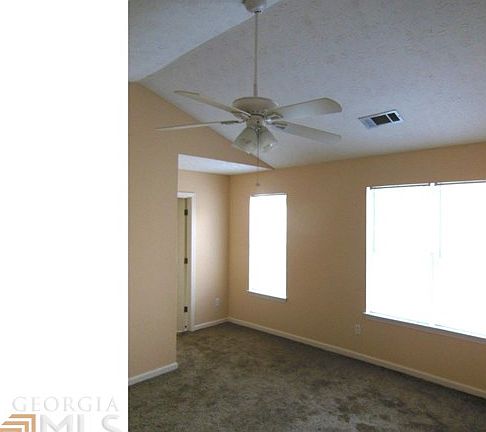 4th image of 409 Village Bluff Dr