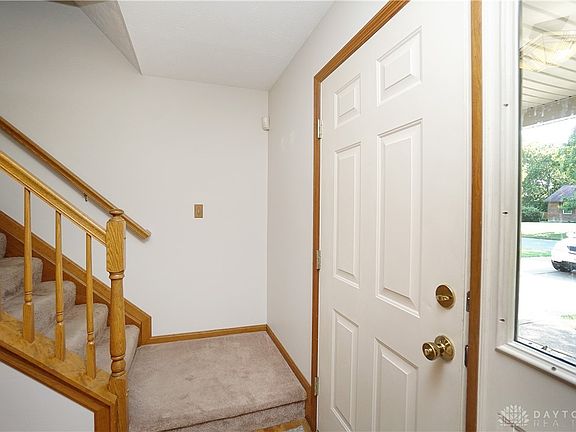 3rd image of 4701 Deer
