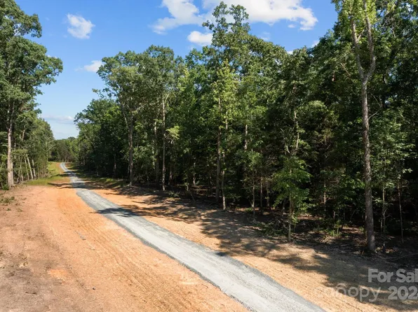 2 Raggle Rd, Gold Hill, NC 28071