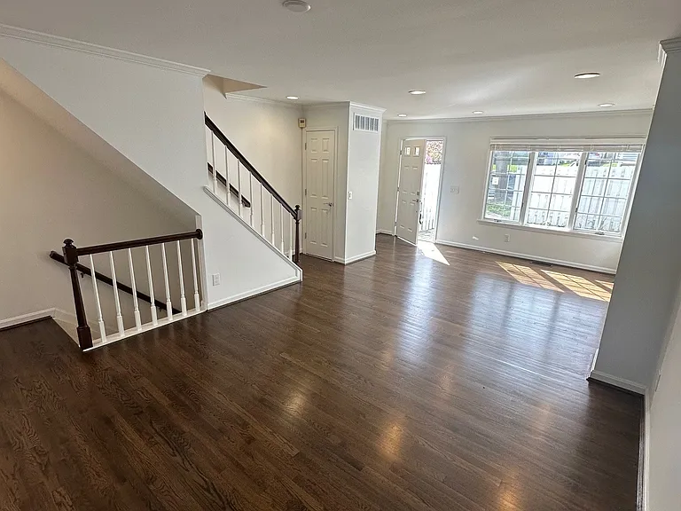1208 Corbett St — Photo 5