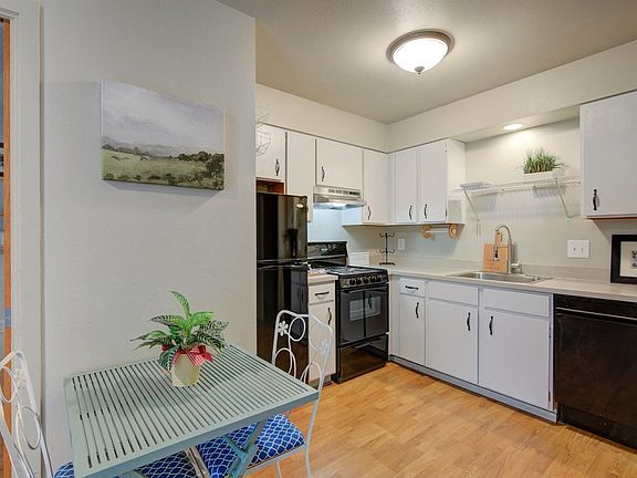 5th image of 2711 Mapleton Ave #1