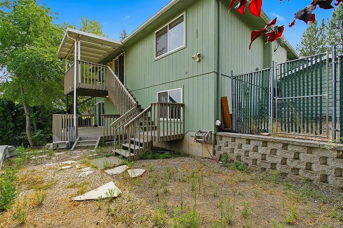3 bed, 2228 sqft, $2,600 — Photo 2
