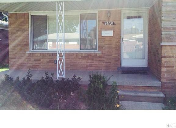 4th image of 24234 Patricia Ave