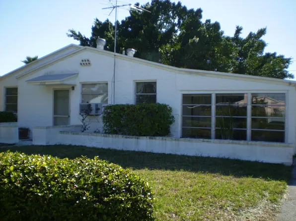 16106 3rd St E, Redington Beach, FL 33708