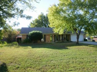 195 Laredo Dr, Reno, TX 75462