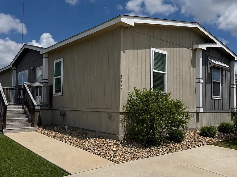 Oak Crest — Photo 19