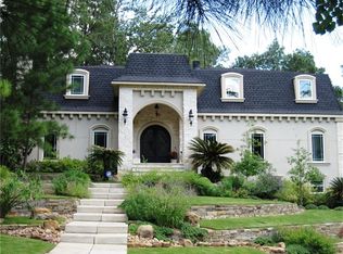 2517 W Green Briar Dr, Huntsville, TX 77340