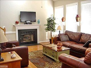 5th image of 202 Lucas Park Dr