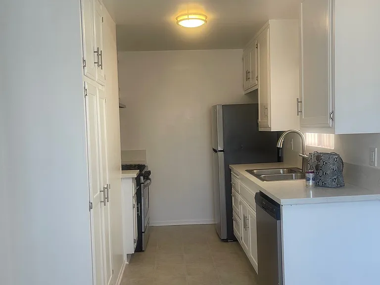 Unit 15 - Studio Floorplan