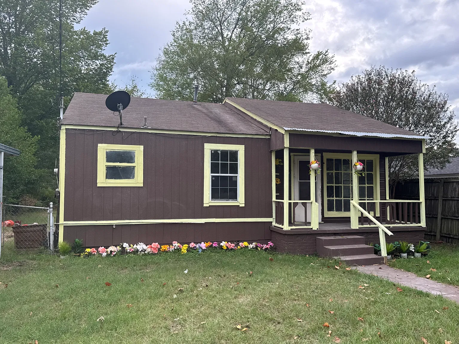 W Highland Ave, Longview — Photo 1
