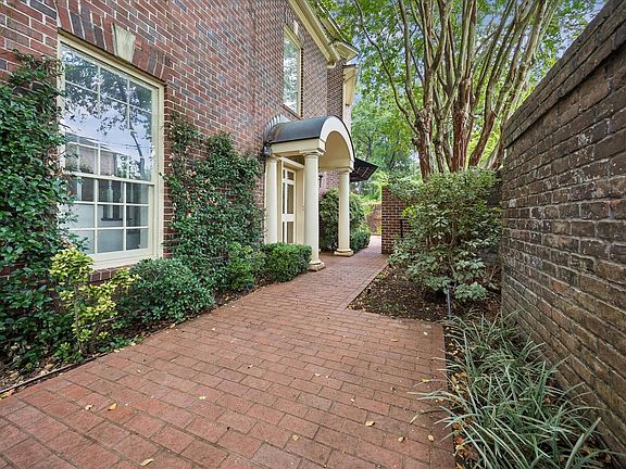 4th image of 1 Pine Briar Cir