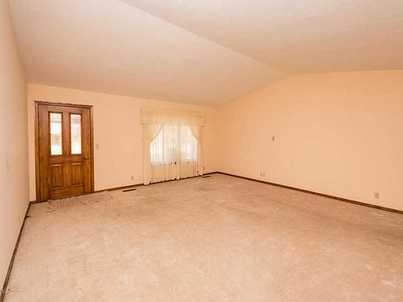 3rd image of 339 Pine View Ln #22