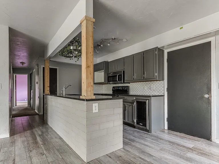 105 Paul Ave — Photo 33