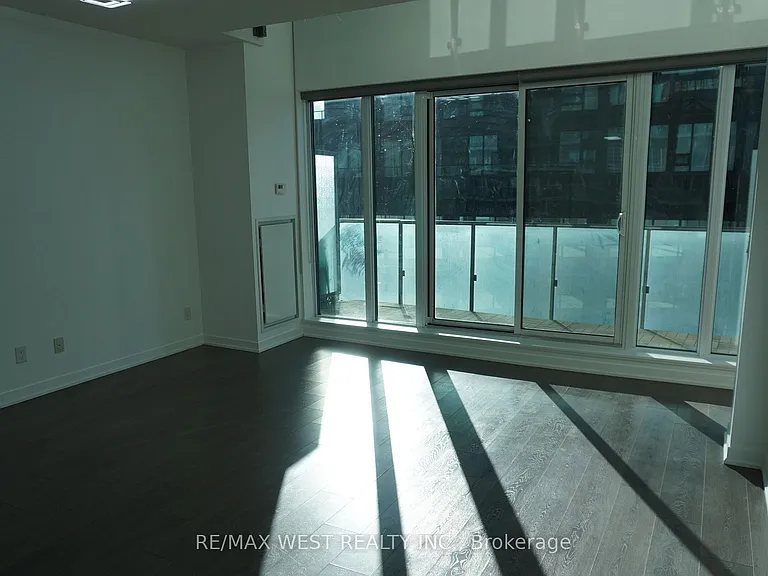 150 E Liberty St #812 — Photo 8