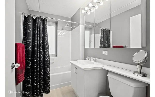 Sold by Douglas Elliman | media 8