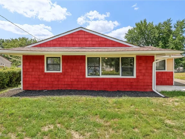 38 Rutledge Dr, Youngstown, OH 44505