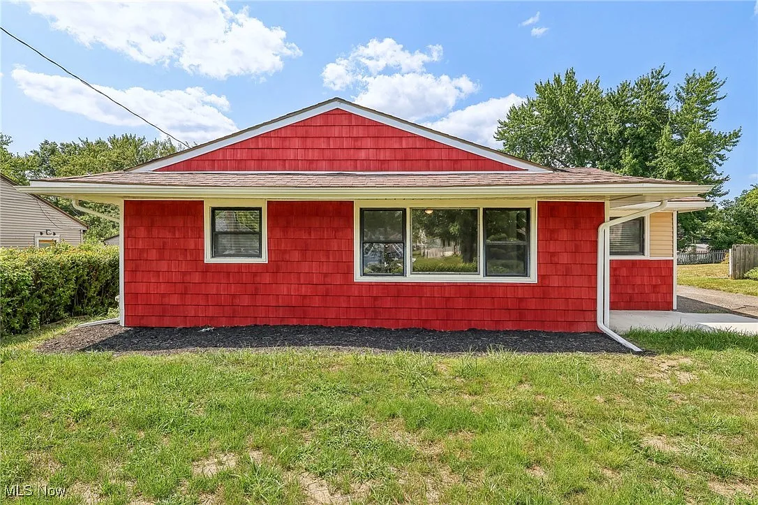 38 Rutledge Dr photo 1