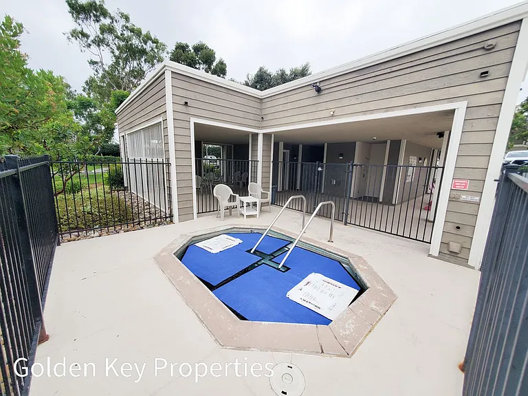 2982 Lexington Cir — Photo 21