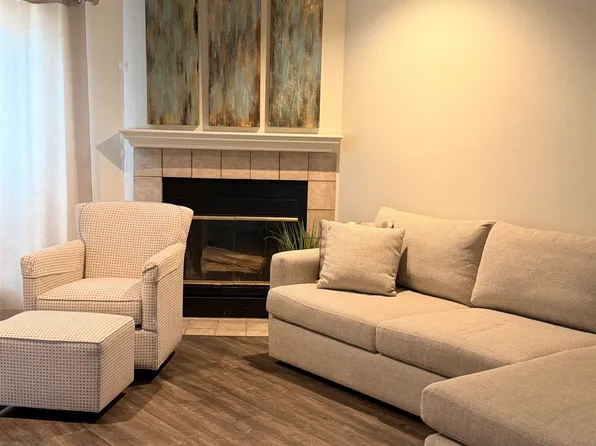 24 Higgins Ct, Baton Rouge, LA 70808