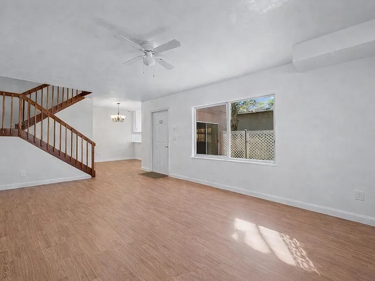 1945 Stratford Way — Photo 13