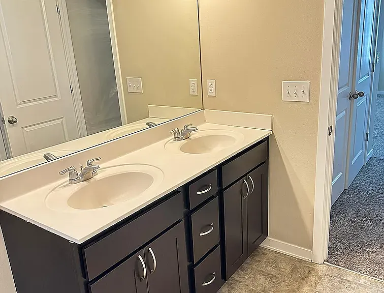 854 NE Phlox Ave — Photo 8
