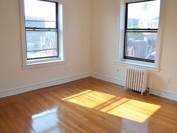 3rd image of 4705 45th St APT D5