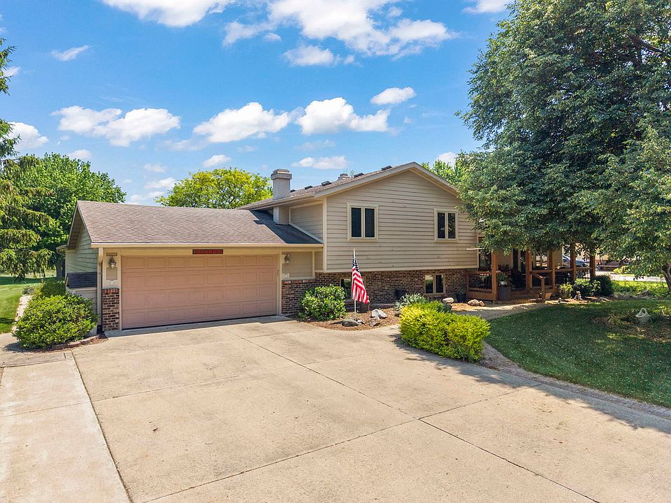1st image of 11S669 Schillinger Dr
