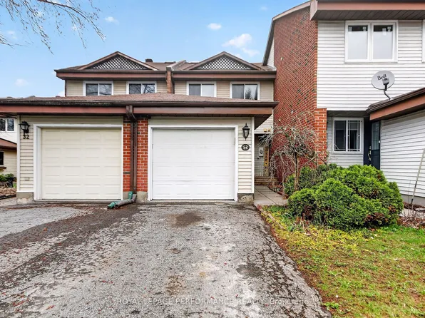 34 Dignard St, Russell, ON K0A 1W1