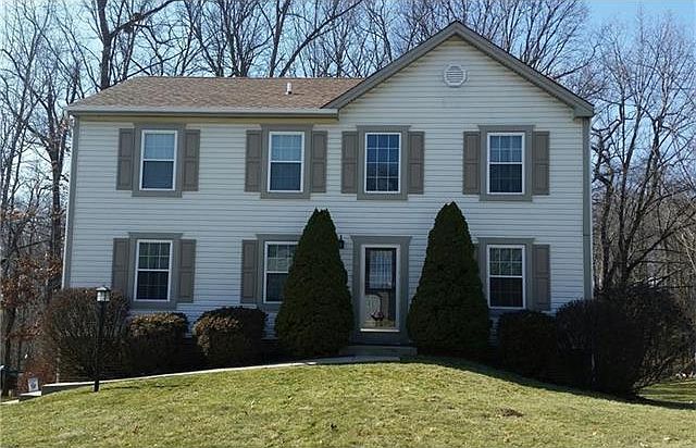 1st image of 194 Bayberry Ln