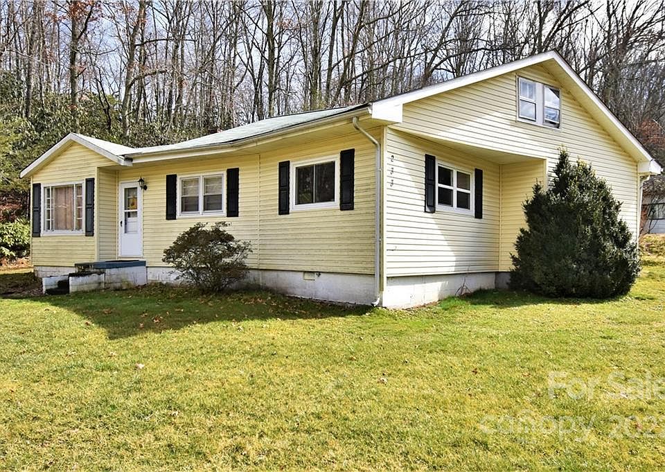 1st image of 233 Pinnacle Dr