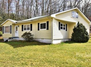 233 Pinnacle Dr, Waynesville, NC 28786
