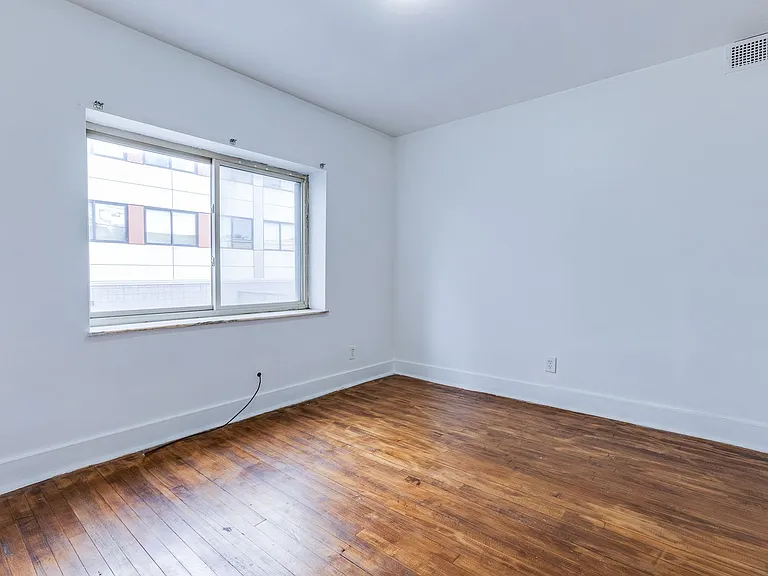09 - 757 E Warrington — Photo 6